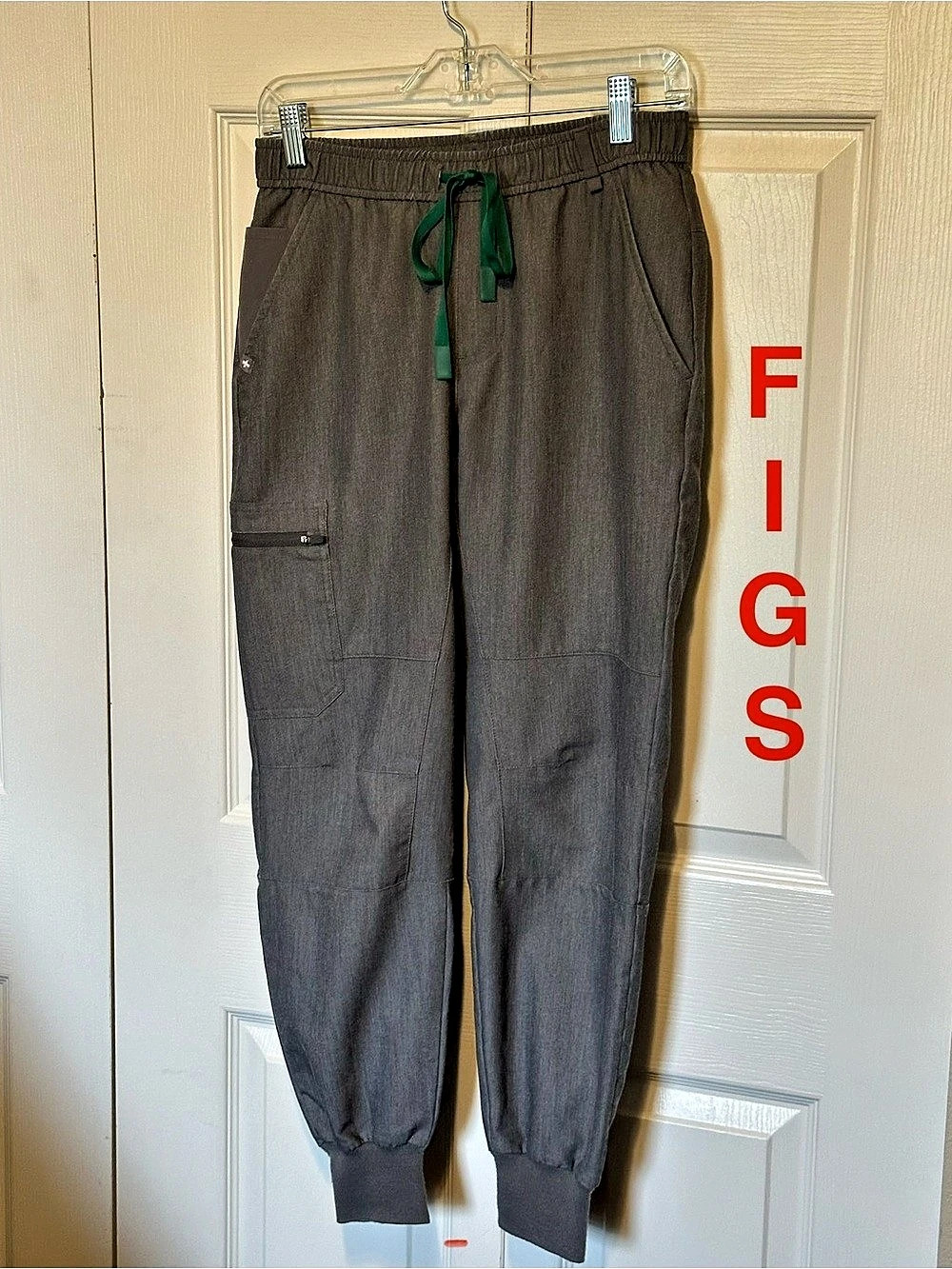 FIGS | 8 Pocket Jogger Pants in Graphite | Size XS/S